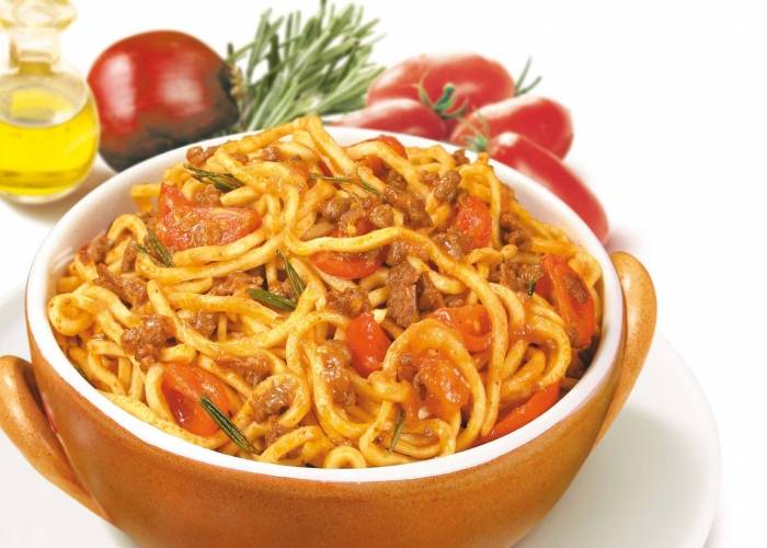 Espaguetis «alla chitarra» con ragú de jabalí
