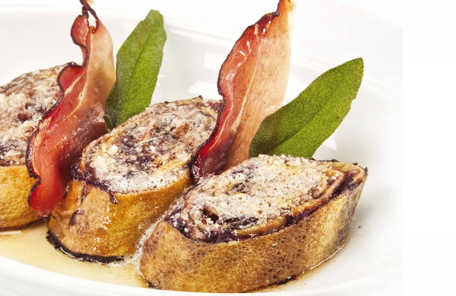 Crepes con radicchio y speck a la mantequilla